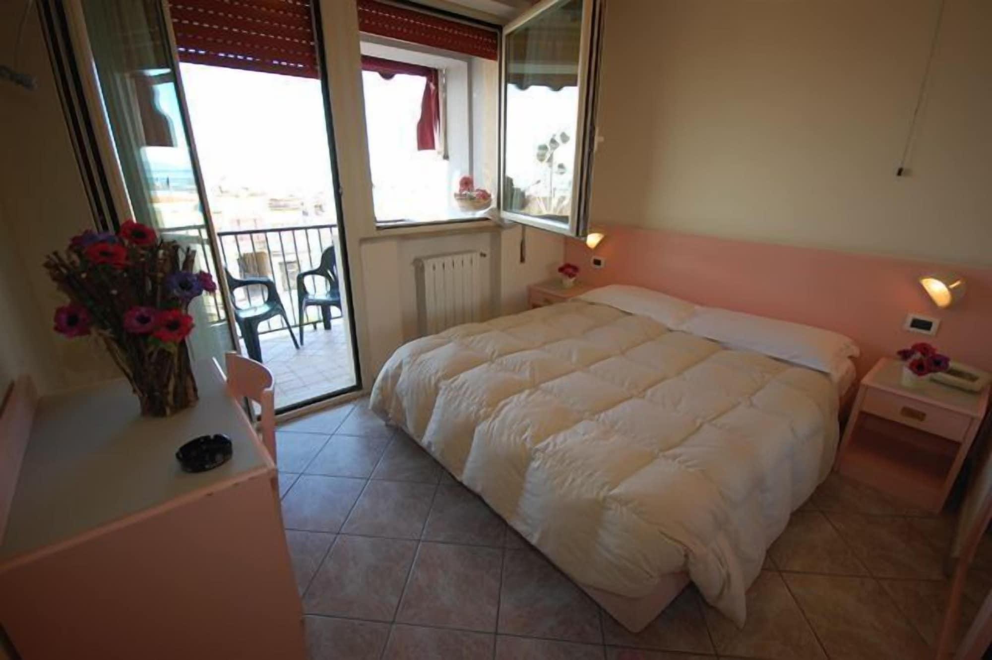 Hotel Bella Riviera Lungomare فياريجيو المظهر الخارجي الصورة