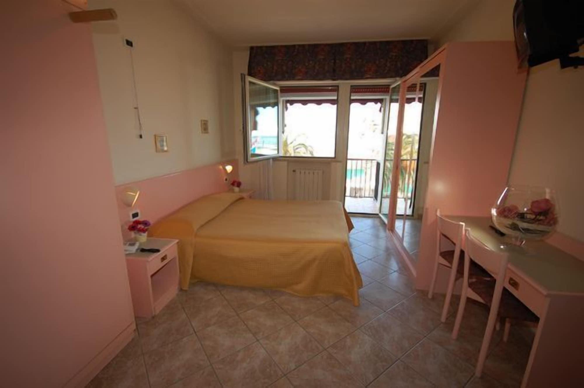 Hotel Bella Riviera Lungomare فياريجيو المظهر الخارجي الصورة