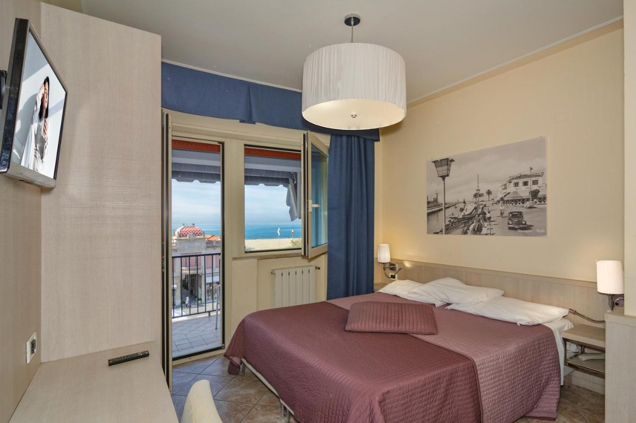 Hotel Bella Riviera Lungomare فياريجيو المظهر الخارجي الصورة