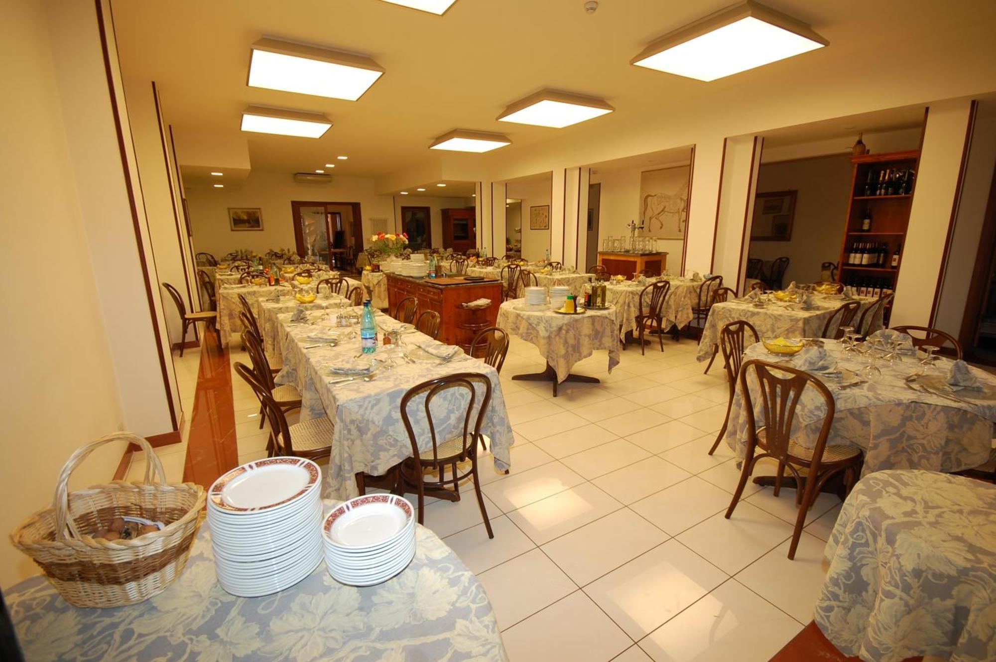Hotel Bella Riviera Lungomare فياريجيو المظهر الخارجي الصورة